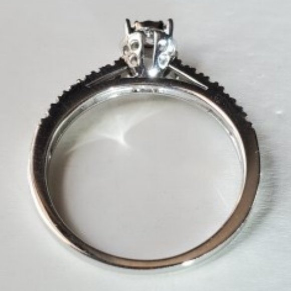 Brand new beautiful diamond engagement 14K white gold ring - Picture 10 of 11